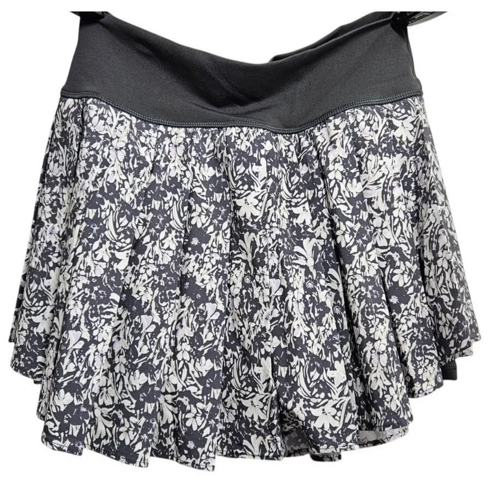 OFFLINE by Aerie Real‎ Me Floral Athletic Skort Black White Womens Size S